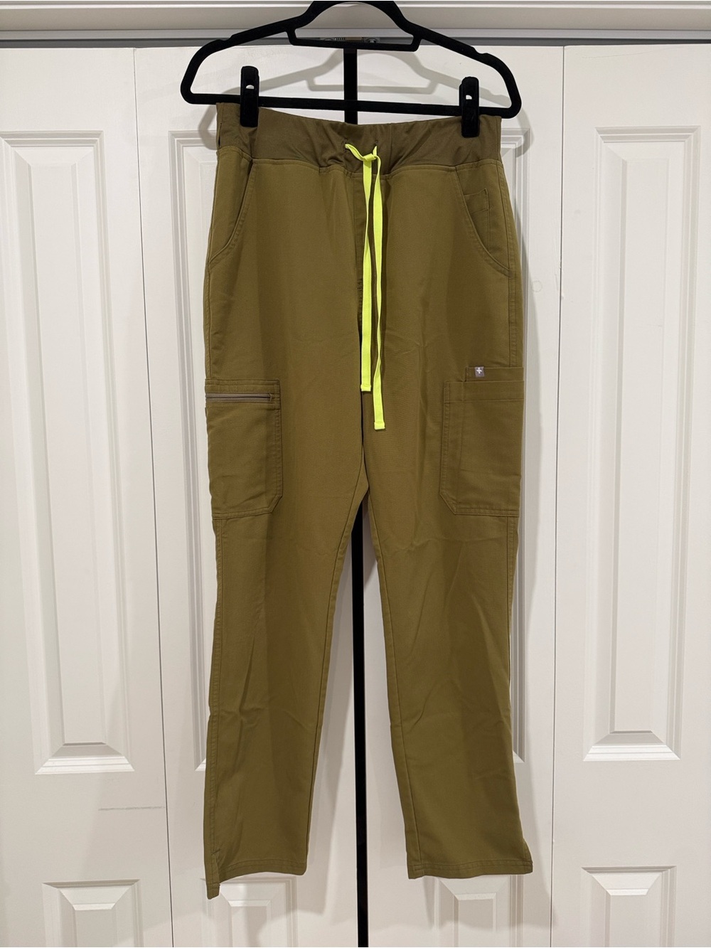 Women’s FIGS Martini Olive Yola HR Scrub Pants